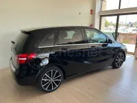Usado Mercedes B180 109 CV (80 kW) 2018 Negro Utilitario