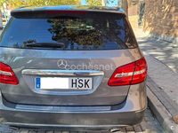 Usado Mercedes B180 109 CV (80 kW) 2013 Gris / plata Monovolumen