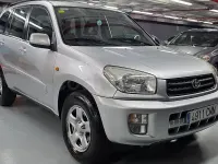 Usado Toyota RAV4 Luna 125 CV (91 kW) 2004 Gris / plata SUV