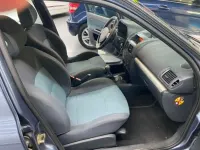 Usado Renault Clio II 75 CV (55 kW) 2006 Gris Utilitario