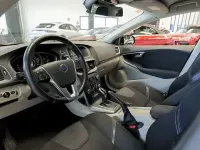 Usado Volvo V40 Momentum 180 CV (132 kW) 2014 Negro Utilitario