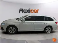 Usado Skoda Octavia Ambition 110 CV (80 kW) 2021 Blanco Berlina