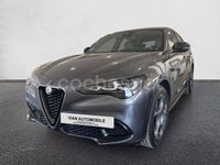 Usado Alfa Romeo Stelvio Sprint 160 CV (117 kW) 2023 Gris / plata SUV