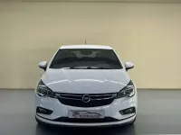 Usado Opel Astra Dynamic 150 CV (110 kW) 2018 Blanco Utilitario