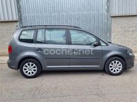 Usado VW Touran Advance 105 CV (77 kW) 2014 Gris / plata Monovolumen