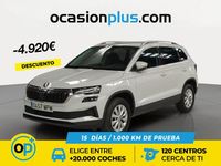 Usado Skoda Karoq Selection 115 CV (84 kW) 2024 Blanco SUV