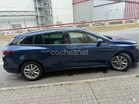 Usado Renault Mégane GrandTour 100 CV (73 kW) 2017 Azul Familiar