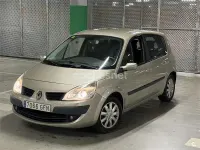 Usado Renault Scénic II 110 CV (80 kW) 2008 Beige Monovolumen