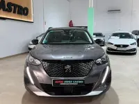 Usado Peugeot 2008 Allure 130 CV (95 kW) 2022 Gris / plata SUV