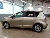 Usado Renault Scénic III LIMITED 110 CV (80 kW) 2014 Beige Monovolumen