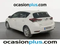 Usado Toyota Auris Hybrid Active 136 CV (100 kW) 2019 Blanco Berlina