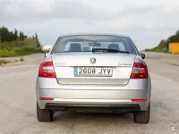 Usado Skoda Octavia Ambition 150 CV (110 kW) 2017 Blanco Berlina