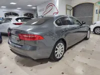Usado Jaguar XE Pure 180 CV (132 kW) 2016 Gris / plata Berlina