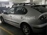 Usado Seat Leon 90 CV (66 kW) 2003 Gris / plata Utilitario