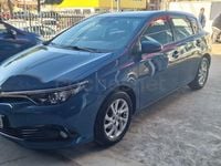 Usado Toyota Auris Active 116 CV (85 kW) 2018 Azul Berlina