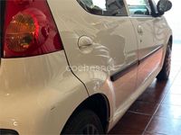 Usado Peugeot 107 68 CV (50 kW) 2010 Blanco Utilitario