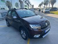 Usado Dacia Sandero 90 CV (66 kW) 2017 Marrón Utilitario