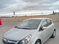 Usado Opel Corsa Essentia 75 CV (55 kW) 2010 Gris / plata Utilitario