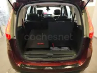 Usado Renault Grand Scénic III Privilege 130 CV (95 kW) 2012 Granate Monovolumen