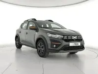 Usado Dacia Sandero Extreme 101 CV (74 kW) 2025 Verde Berlina