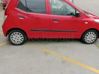 Usado Hyundai i10 Comfort 66 CV (48 kW) 2009 Rojo Utilitario