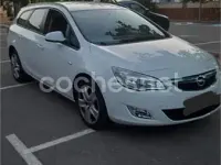 Usado Opel Astra Sportive 110 CV (80 kW) 2012 Blanco Familiar