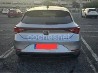 Usado Seat Leon Style 110 CV (80 kW) 2021 Gris / plata Berlina