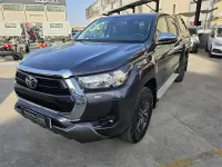 Usado Toyota HiLux 204 CV (150 kW) 2024 Gris Pickup/Camioneta
