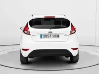 Usado Ford Fiesta Trend 100 CV (73 kW) 2014 Blanco Utilitario