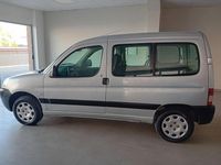 Usado Peugeot Partner Tepee Access 92 CV (67 kW) 2011 Gris / plata Monovolumen