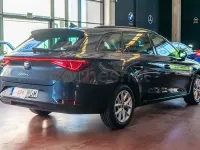 Usado Seat Leon Style 150 CV (110 kW) 2023 Gris / plata Familiar