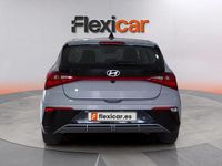 Usado Hyundai i20 101 CV (74 kW) 2024 Gris Utilitario