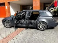 Usado Opel Insignia Cosmo 130 CV (95 kW) 2010 Gris / plata Familiar