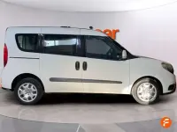 Usado Fiat Doblò Easy 95 CV (69 kW) 2016 Blanco Monovolumen