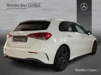 Usado Mercedes A180 AMG line 116 CV (85 kW) 2021 Blanco polar Berlina