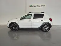 Usado Dacia Sandero Lauréate 90 CV (66 kW) 2017 Blanco Utilitario