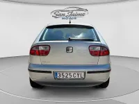Usado Seat Leon 105 CV (77 kW) 2004 Gris / plata Utilitario