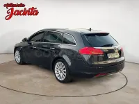 Usado Opel Insignia Cosmo 160 CV (117 kW) 2011 Negro Familiar