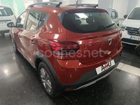 Usado Dacia Sandero Comfort 91 CV (66 kW) 2022 Rojo Berlina