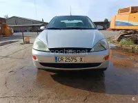 Usado Ford Focus Ghia 130 CV (95 kW) 1999 Gris / plata Berlina