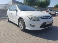 Usado Hyundai i30 Classic 90 CV (66 kW) 2010 Blanco Berlina