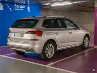 Usado Skoda Kamiq Style 150 CV (110 kW) 2022 Gris / plata SUV