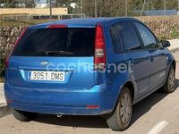 Usado Ford Fiesta Trend 80 CV (58 kW) 2005 Azul Utilitario