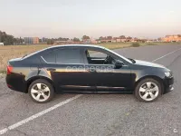 Usado Skoda Octavia 115 CV (84 kW) 2017 Negro Berlina