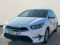 Usado Kia Ceed 136 CV (100 kW) 2023 Blanco Utilitario