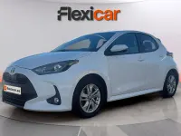 Usado Toyota Yaris Hybrid Business Edition 116 CV (85 kW) 2022 Blanco Berlina