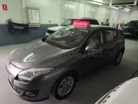 Usado Renault Mégane Dynamique 115 CV (84 kW) 2012 Gris / plata Berlina