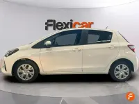Usado Toyota Yaris Active 69 CV (50 kW) 2019 Blanco