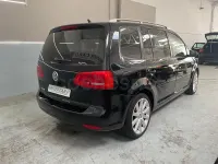 Usado VW Touran Sportline 140 CV (102 kW) 2014 Negro Monovolumen