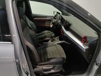 Usado Seat Arona FR 110 CV (80 kW) 2023 Gris plata SUV